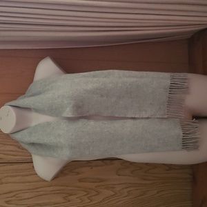 Pale gray 100% lambswool scarf
